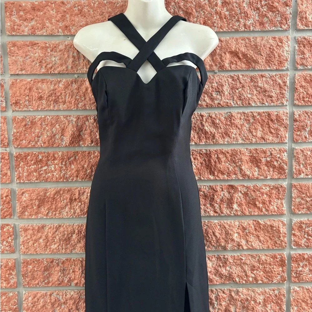 Elegant Black Evening Dress - Picture 11 of 13
